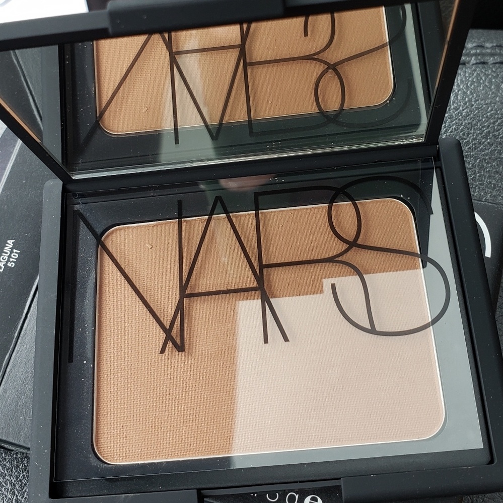 NARS bronzing powder
